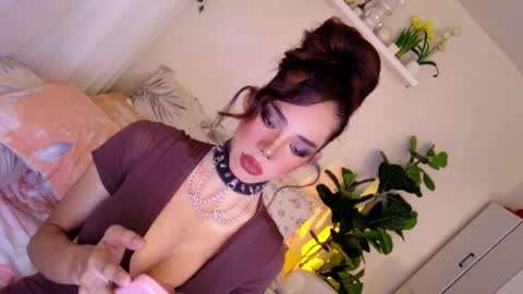 miss reiighn online show from November 27, 2:52 am