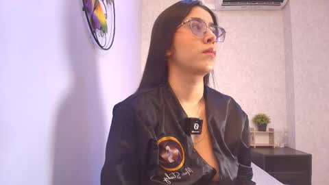 amy__wats0n online show from January 5, 7:06 pm