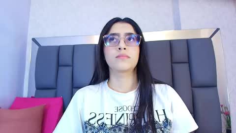 amy__wats0n online show from April 20, 7:06 pm