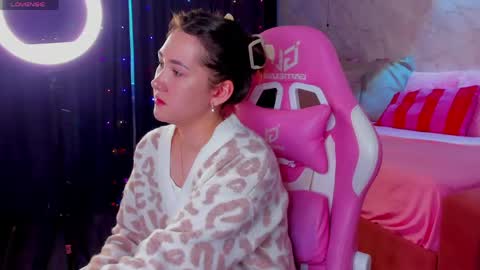 Amy follow me  online show from March 2, 9:49 am