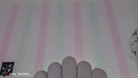 Amy online show from February 4, 9:51 pm