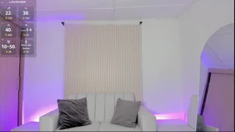 Emily online show from November 12, 3:47 pm