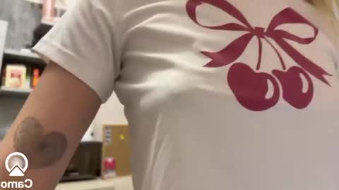 amy_meoww online show from December 4, 4:32 pm