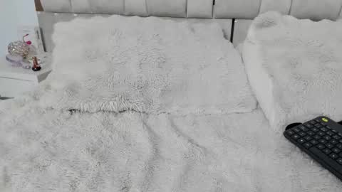 Amy Cortes online show from October 22, 9:38 pm