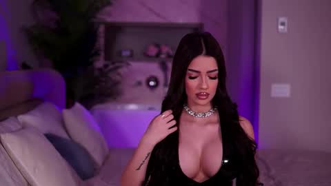 Amyra online show from December 16, 9:37 am