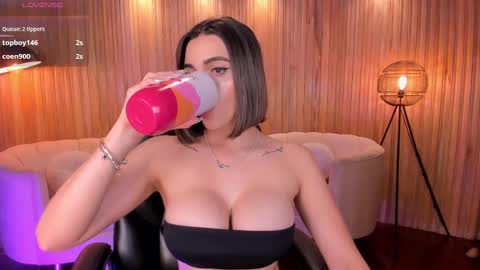 Snapshot of amywalker_ chatting on February 28, 1:25 pm AMY WALKER online show from February 28, 1:25 pm
