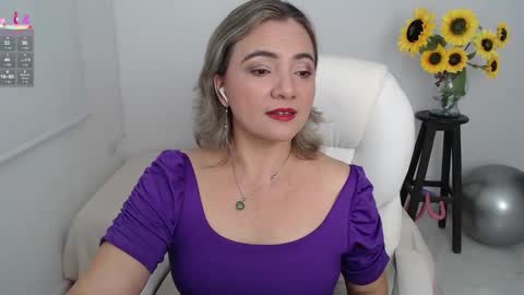 Snapshot of ana_hotmilf chatting on September 13, 11:18 pm  Ana  online show from September 13, 11:18 pm