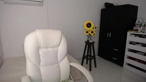 Snapshot of ana_hotmilf chatting on March 7, 6:54 pm  Ana  online show from March 7, 6:54 pm