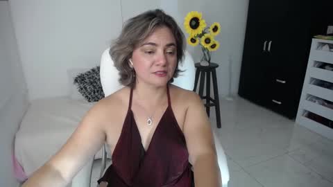 Snapshot of ana_hotmilf chatting on March 4, 3:33 am  Ana  online show from March 4, 3:33 am