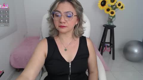 Snapshot of ana_hotmilf chatting on September 22, 12:59 am  Ana  online show from September 22, 12:59 am