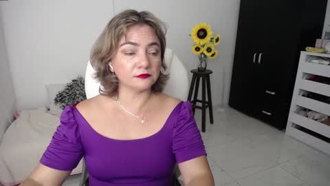 Snapshot of ana_hotmilf chatting on February 8, 3:00 pm  Ana  online show from February 8, 3:00 pm