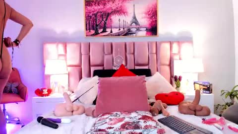 Snapshot of anaa_bellaa chatting on October 13, 1:24 pm anaa_bellaa online show from October 13, 1:24 pm