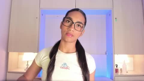 anaacollins_ online show from January 18, 11:30 am