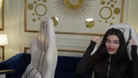 Snapshot of anabel2054 chatting on March 4, 8:02 am Sweet girls online show from March 4, 8:02 am