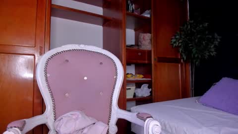 Anahi online show from February 17, 3:16 am