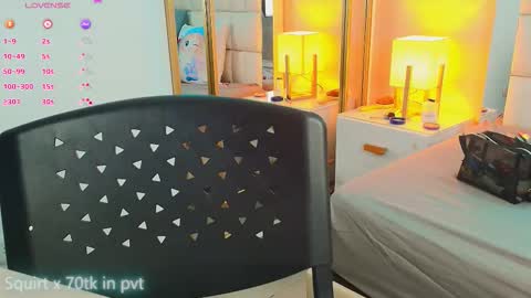 Anahi  online show from December 17, 8:15 pm