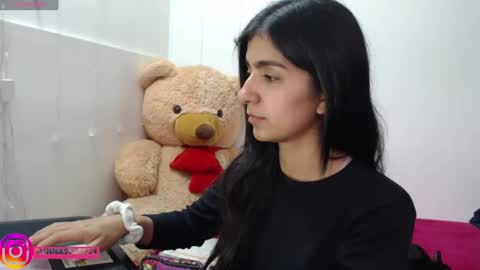 Anahi Browns online show from October 14, 8:01 pm