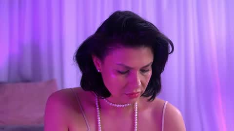 Anais online show from April 2, 4:31 am