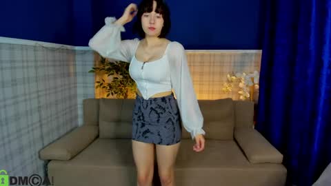 anajonson1 online show from April 8, 10:29 am