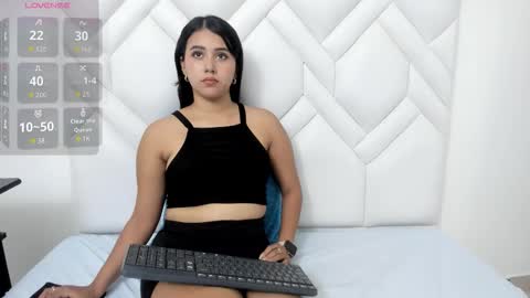 analia18  online show from November 13, 1:58 pm