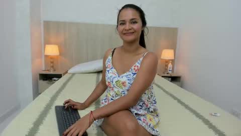 Analia online show from September 22, 3:32 am