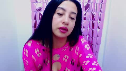 anamartinez__ online show from October 9, 9:09 pm