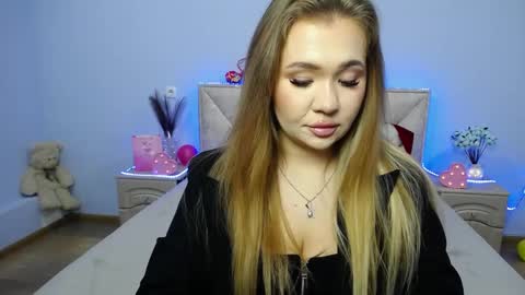 anastacyyellig online show from January 24, 8:53 pm