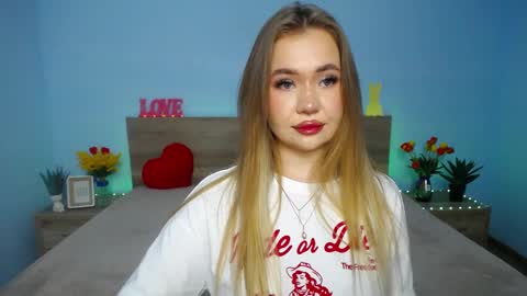 anastacyyellig online show from March 11, 2:21 am