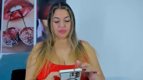 Andrea online show from November 7, 2:30 pm