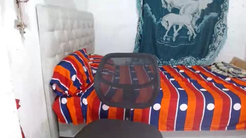 andr_093 online show from April 30, 12:48 am