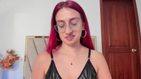 Snapshot of andracyruss chatting on October 6, 2:24 pm Andra Cyrus online show from October 6, 2:24 pm