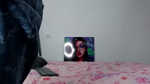 Snapshot of andrea_cherryy_ chatting on September 28, 4:27 pm Andrea Cherry online show from September 28, 4:27 pm