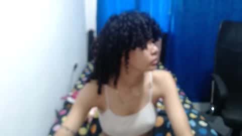 andrea_crespa online show from December 11, 5:36 pm