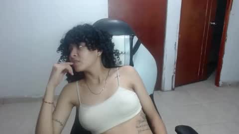andrea_crespa online show from December 10, 5:28 am