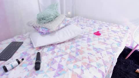  Andrea  online show from December 3, 1:45 pm