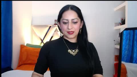 Andrea online show from April 19, 8:11 pm