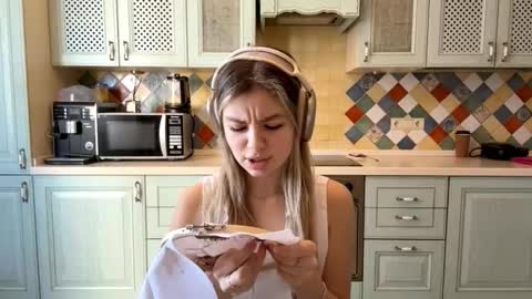 Mia or just MI online show from March 24, 8:31 am