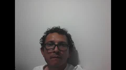 Snapshot of andresfloga chatting on October 26, 5:19 am andresfloga online show from October 26, 5:19 am