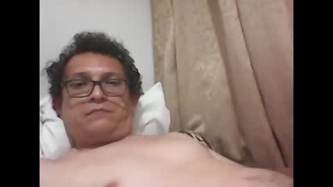 andresfloga online show from November 3, 5:41 am