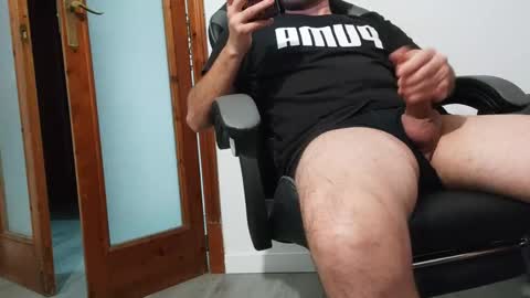 Snapshot of andreudickhard91 chatting on January 8, 6:31 pm Andreu online show from January 8, 6:31 pm