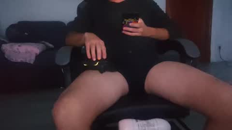 Snapshot of andreudickhard91 chatting on January 6, 12:16 am Andreu online show from January 6, 12:16 am