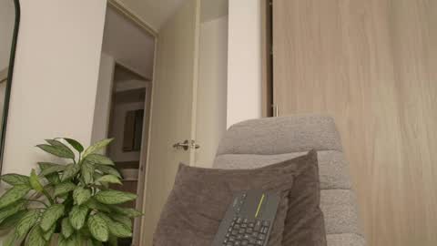 ANDREW WEST online show from April 19, 6:54 pm