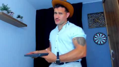 Andrew Diaz online show from May 27, 5:59 am