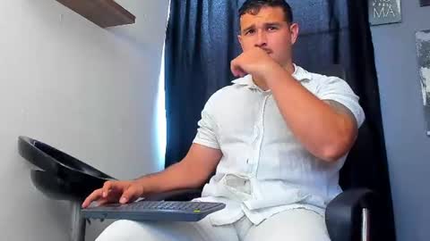 Andrew Diaz online show from July 12, 9:29 pm