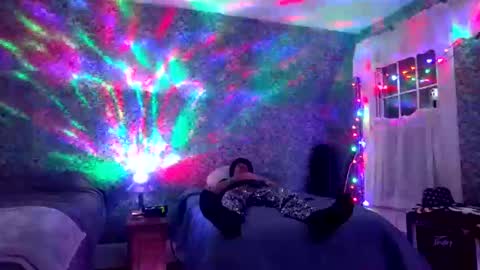 Snapshot of andrewgennie chatting on December 8, 11:18 pm andrewgennie online show from December 8, 11:18 pm