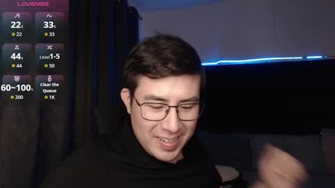 andrewmhilton_ online show from November 28, 7:37 am