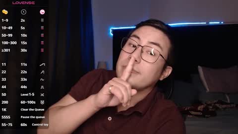 andrewmhilton_ online show from November 25, 6:01 am