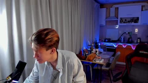 Andrew online show from February 8, 6:11 pm