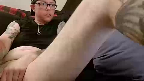 Snapshot of androxkade chatting on October 18, 3:44 am androxkade online show from October 18, 3:44 am