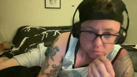 Snapshot of androxkade chatting on October 5, 7:39 am androxkade online show from October 5, 7:39 am